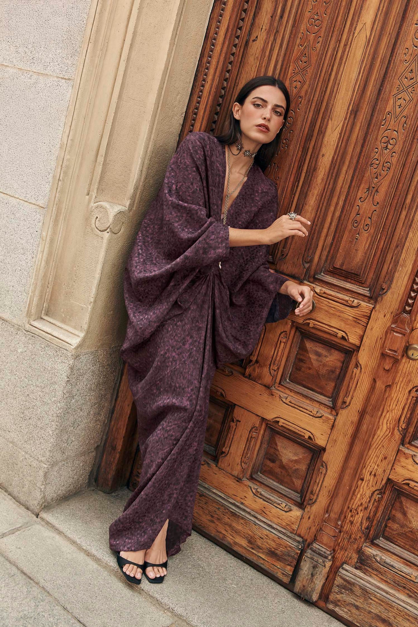 KAFTÁN VALENTINA MORADO